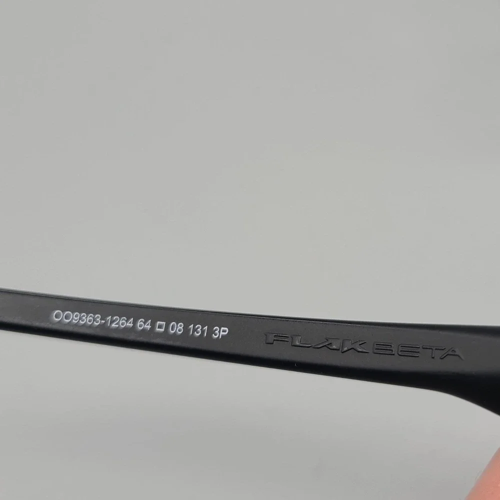 Oakley Flak Beta Matte Black Sunglasses Prizm Black Polarized OO9363-1264 64mm